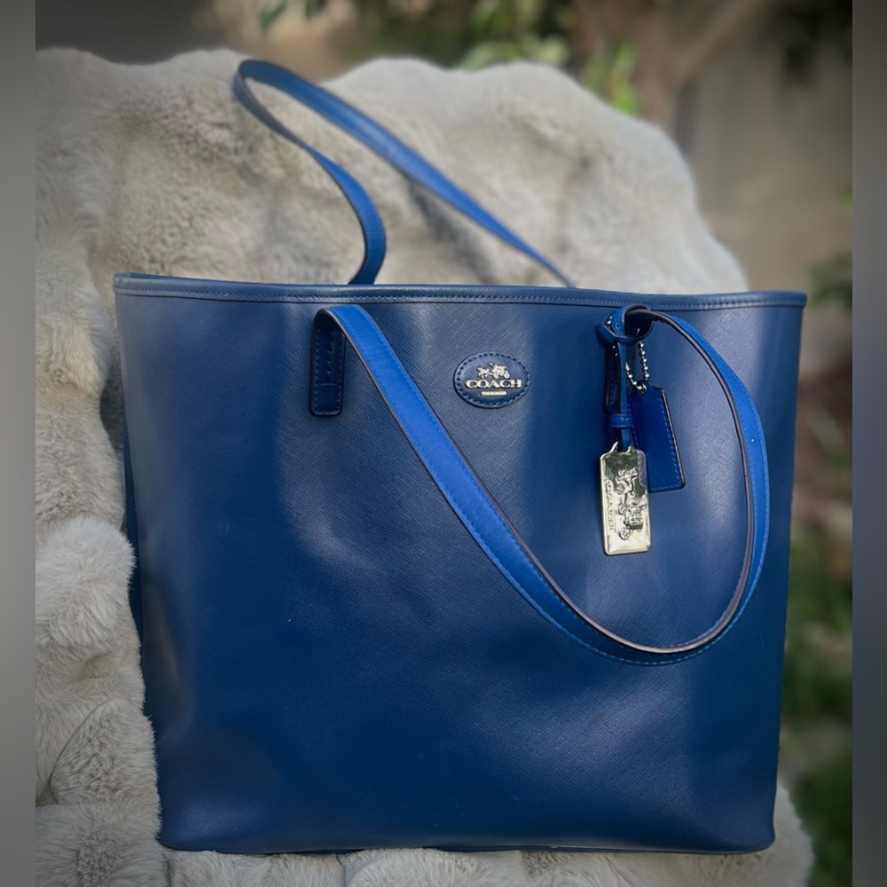 Coach Blue Leather Tote Bag With Original Hang Tags - Picture 14 of 14